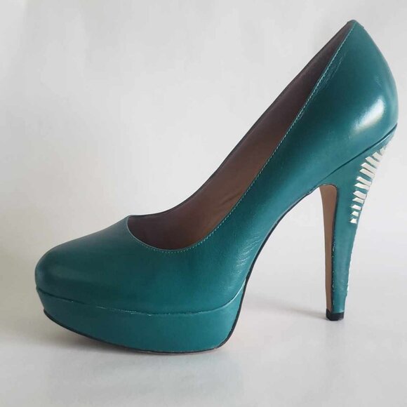 Vince Camuto, 11, Teal Heels - Picture 3 of 4